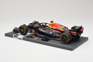 Oracle Red Bull Racing RB18 #33 M. Verstappen Belgian GP 2022 Minichamps 1:18 113221401 Gyanta – 5. kép a 7-ből