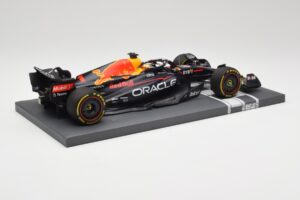 Oracle Red Bull Racing RB18 #33 M. Verstappen Mexican GP 2022 Minichamps 1:18 113222001 Gyanta – 3. kép a 7-ből