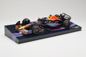 Oracle Red Bull Racing RB19 #33 M. Verstappen Miami GP 2023 Case Edition Minichamps 1:18 113233501 Gyanta – 2. kép a 7-ből