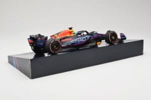 Oracle Red Bull Racing RB19 #33 M. Verstappen Miami GP 2023 Case Edition Minichamps 1:18 113233501 Gyanta – 3. kép a 7-ből