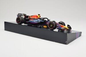 Oracle Red Bull Racing RB19 #33 M. Verstappen Miami GP 2023 Case Edition Minichamps 1:18 113233501 Gyanta – 4. kép a 7-ből