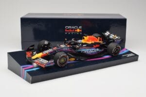 Oracle Red Bull Racing RB19 #33 M. Verstappen Miami GP 2023 Case Edition Minichamps 1:18 113233501 Gyanta – 7. kép a 7-ből