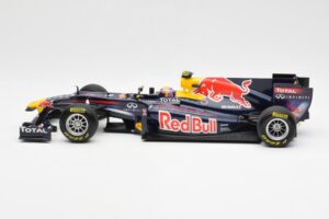 Red Bull Racing RB7 #2 M. Webber Showcar F1 2011 Minichamps 1:18 110110072 Fém – 3. kép a 6-ből