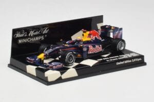 Red Bull Racing Renault RB5 #14 M. Webber Race Car 2009 Minichamps 1:43 400090114 Fém – 2. kép a 5-ből