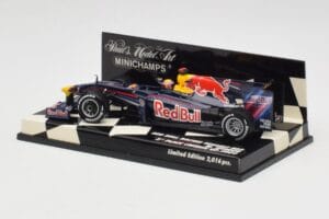 Red Bull Racing Renault RB5 #14 M. Webber Race Car 2009 Minichamps 1:43 400090114 Fém – 3. kép a 5-ből
