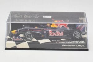 Red Bull Racing Renault RB5 #14 M. Webber Race Car 2009 Minichamps 1:43 400090114 Fém – 5. kép a 5-ből
