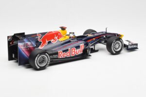 Red Bull Racing Renault RB5 #5 S. Vettel Showcar 2010 Minichamps 1:18 153100175 Fém – 2. kép a 6-ből
