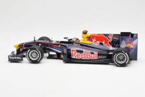 Red Bull Racing Renault RB5 #5 S. Vettel Showcar 2010 Minichamps 1:18 153100175 Fém – 3. kép a 6-ből