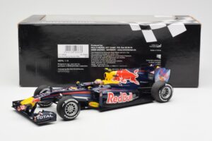 Red Bull Racing Renault RB6 #6 M. Webber F1 2010 Minichamps 1:18 110100006 Fém – 6. kép a 6-ből
