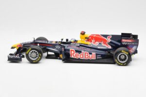 Red Bull Racing Renault RB6 #5 S. Vettel F1 World Champion 2010 Minichamps 1:18 110100005 Fém – 3. kép a 6-ből