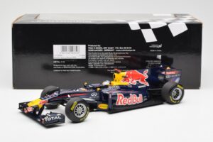 Red Bull Racing Renault RB6 #5 S. Vettel F1 World Champion 2010 Minichamps 1:18 110100005 Fém – 6. kép a 6-ből
