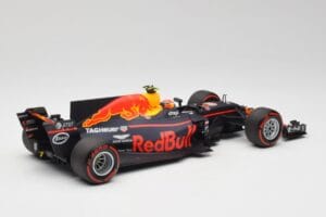 Red Bull Racing RB13 Tag Heuer #33 M. Verstappen Australian GP 2017 Minichamps 1:18 110170033 Gyanta – 2. kép a 7-ből