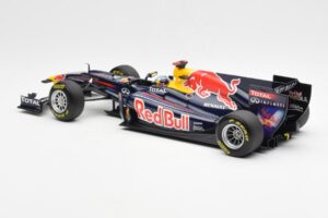 Red Bull Racing Renault RB7 #1 S. Vettel F1 World Champion Showcar 2011 Minichamps 1:18 113110271 Fém – 5. kép a 6-ből
