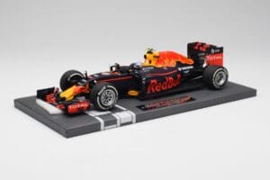 Red Bull RB12 #33 M. Verstappen Spain GP Winner 2016 Minichamps 1:18 117160333 Fém – 2. kép a 7-ből