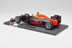 Red Bull RB12 #33 M. Verstappen Spain GP Winner 2016 Minichamps 1:18 117160333 Fém – 5. kép a 7-ből