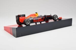 Red Bull RB12 #33 M. Verstappen Spain GP Winner 2016 Minichamps 1:18 147160533 Fém – 3. kép a 6-ből