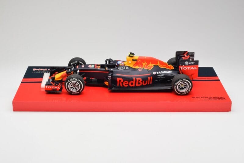 Red Bull RB12 #33 M. Verstappen Spain GP Winner 2016 Minichamps 1:18 147160533 Fém
