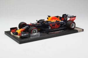 Red Bull RB15 #33 M. Verstappen Brazil GP Winner 2019 Minichamps 1:18 113191933 Fém – 2. kép a 7-ből