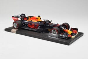 Red Bull RB15 #33 M. Verstappen Brazil GP Winner 2019 Minichamps 1:18 113191933 Fém – 4. kép a 7-ből