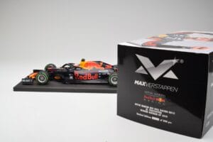 Red Bull RB15 #33 M. Verstappen German GP Winner Wet 2019 Minichamps 1:18 113191133 Fém – 7. kép a 7-ből
