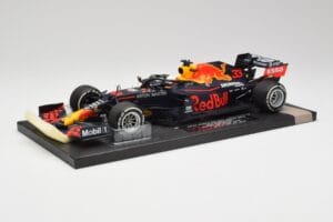 Red Bull RB16 #33 M. Verstappen Abu Dhabi GP Winner 2020 Minichamps 1:18 113201733 Fém – 2. kép a 6-ből