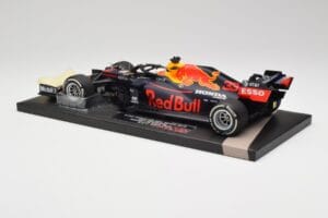 Red Bull RB16 #33 M. Verstappen Abu Dhabi GP Winner 2020 Minichamps 1:18 113201733 Fém – 5. kép a 6-ből