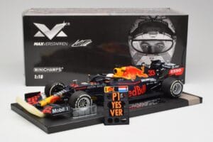 Red Bull RB16 #33 M. Verstappen Abu Dhabi GP Winner 2020 Minichamps 1:18 113201733 Fém – 6. kép a 6-ből