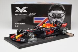 Red Bull RB16 #33 M. Verstappen Red Bull Racing 70th Anniversary GP Winner 2020 Minichamps 1:18 113200533-M1 Gyanta – 7. kép a 7-ből