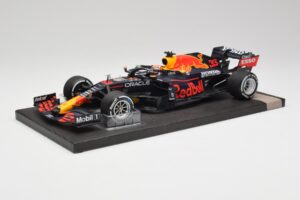 Red Bull RB16B #33 M. Verstappen Dutch GP Winner 2021 Minichamps 1:18 113212533 Fém – 2. kép a 7-ből