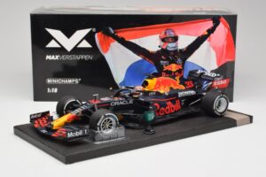 Red Bull RB16B #33 M. Verstappen Dutch GP Winner 2021 Minichamps 1:18 113212533 Fém – 6. kép a 7-ből