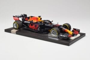 Red Bull RB16B #33 M. Verstappen France GP Winner 2021 Minichamps 1:18 113210833 Fém – 4. kép a 7-ből