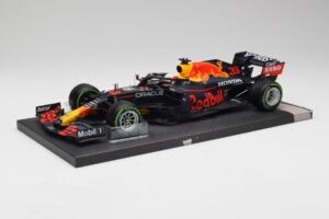 Red Bull RB16B #33 M. Verstappen Emilia Romagna GP Winner 2021 Minichamps 1:18 113210233T Fém – 2. kép a 6-ből