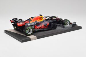 Red Bull RB16B #33 M. Verstappen Emilia Romagna GP Winner 2021 Minichamps 1:18 113210233T Fém – 3. kép a 6-ből