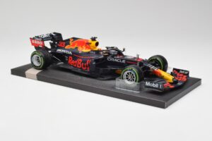Red Bull RB16B #33 M. Verstappen Emilia Romagna GP Winner 2021 Minichamps 1:18 113210233T Fém – 4. kép a 6-ből