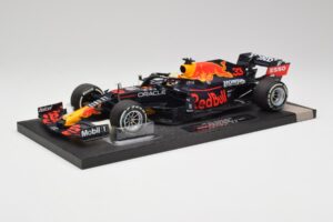 Red Bull RB16B #33 M. Verstappen Styrian & Austrian GP Winner 2021 Minichamps 1:18 113210933 Fém – 2. kép a 6-ből
