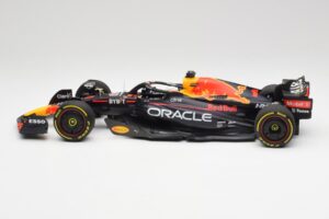 Red Bull RB18 #1 M. Verstappen France GP Winner 2022 Minichamps 1:18 110221201 Fém – 3. kép a 7-ből