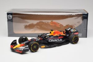 Red Bull RB18 #1 M. Verstappen France GP Winner 2022 Minichamps 1:18 110221201 Fém – 6. kép a 7-ből