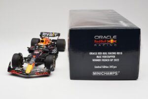 Red Bull RB18 #1 M. Verstappen France GP Winner 2022 Minichamps 1:18 110221201 Fém – 7. kép a 7-ből