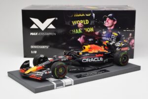 Red Bull RB18 #1 M. Verstappen Japan GP Winner No Figure 2022 Minichamps 1:18 113221801B Fém – 6. kép a 7-ből