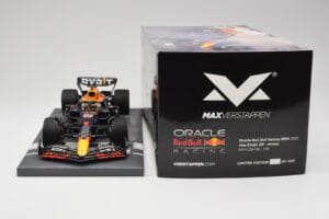 Red Bull RB18 Oracle #1 M. Verstappen Abu Dhabi GP 2022 Winner Minichamps 1:18 113222201 Gyanta – 6. kép a 7-ből