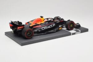 Red Bull RB18 Oracle #1 M. Verstappen Dutch GP 2022 Winner Minichamps 1:18 113221501 Gyanta – 3. kép a 7-ből