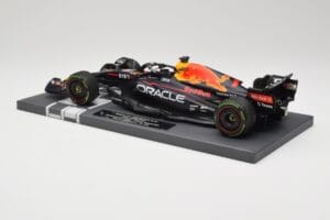 Red Bull RB18 Oracle #1 M. Verstappen Japanese GP 2022 World Champion Minichamps 1:18 113221801 Gyanta – 5. kép a 7-ből