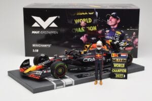 Red Bull RB18 Oracle #1 M. Verstappen Japanese GP 2022 World Champion Minichamps 1:18 113221801 Gyanta – 7. kép a 7-ből