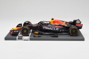 Red Bull RB18 Oracle #1 M. Verstappen US GP 2022 Winner Minichamps 1:18 113221901 Gyanta