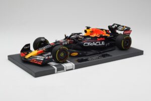 Red Bull RB18 Oracle #1 M. Verstappen US GP 2022 Winner Minichamps 1:18 113221901 Gyanta – 2. kép a 7-ből