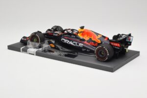 Red Bull RB18 #1 M. Verstappen Miami GP 2022 Winner Minichamps 1:18 113220301 Gyanta – 5. kép a 7-ből
