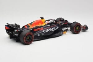 Red Bull RB19 #1 M. Verstappen Qatar Sprint Race 2nd WC 2023 Minichamps 1:18 110231801 Fém – 2. kép a 6-ből
