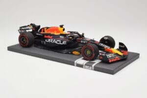 Red Bull RB19 Oracle #1 M. Verstappen Australian GP 2023 Winner Minichamps 1:18 113230301 Gyanta – 4. kép a 7-ből