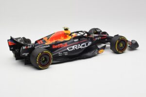 Red Bull RB19 #11 S. Perez Italian GP 2nd 2023 Minichamps 1:18 110231511 Fém – 5. kép a 6-ből