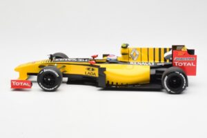 Renault F1 Team R30 #11 V. Petrov Showcar F1 2010 Minichamps 1:18 150100082 Fém – 3. kép a 6-ből